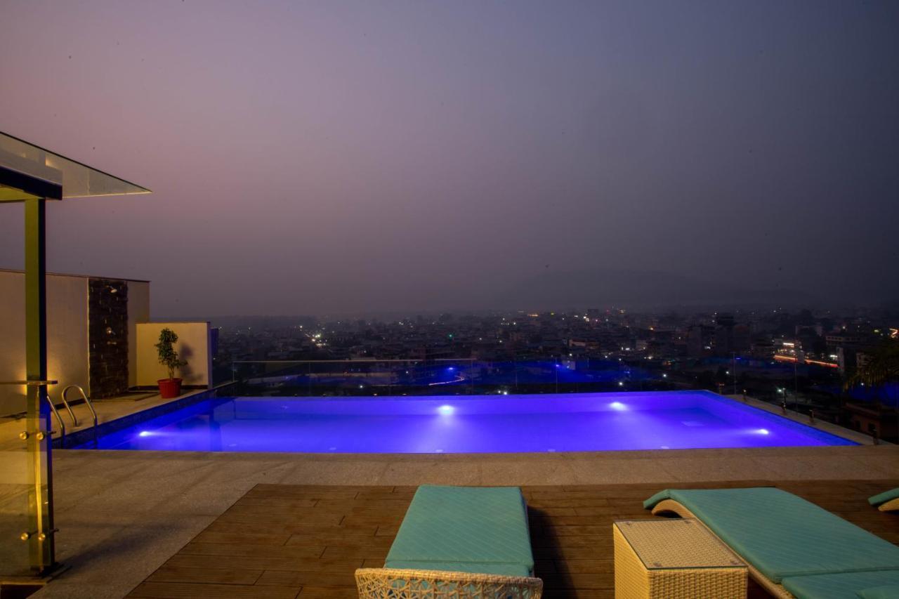 Hotel Siraichuli จิตวัน ภายนอก รูปภาพ