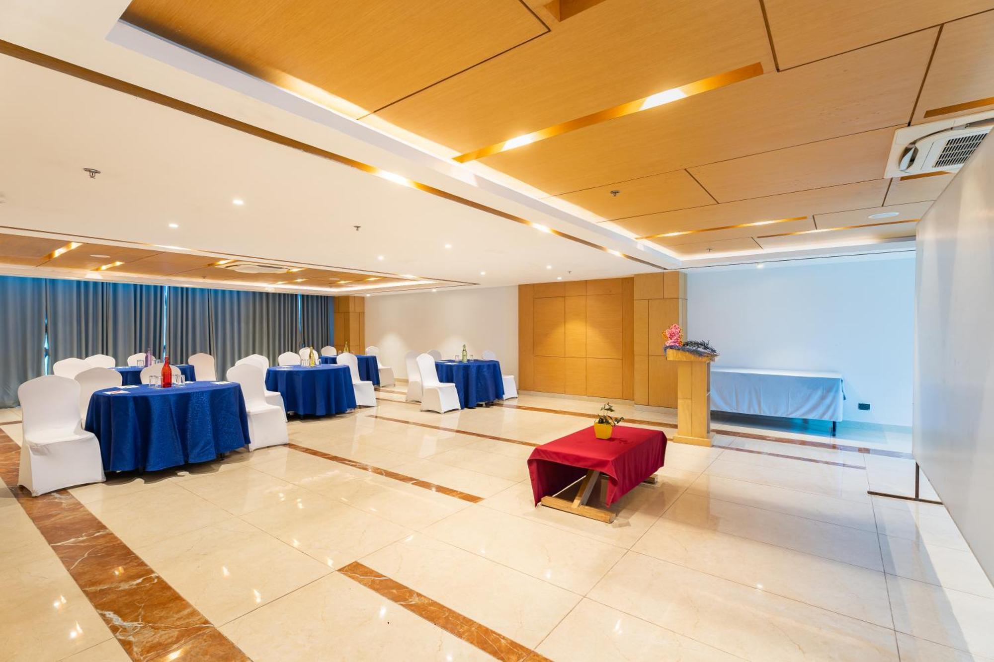 Hotel Siraichuli จิตวัน ภายนอก รูปภาพ
